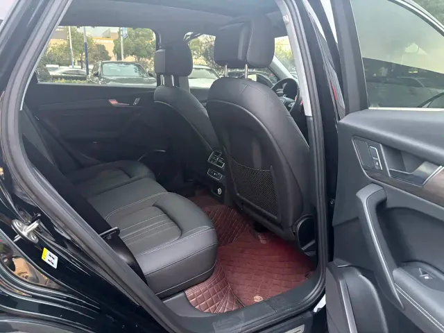 Audi Q5L — Фото автомобиля 18