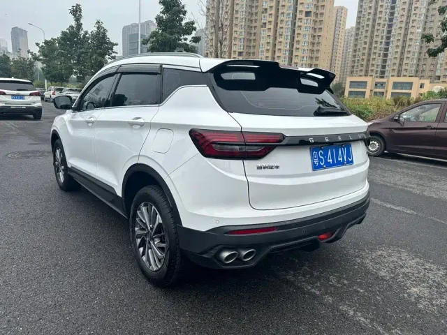Geely Binyue — Фото автомобиля 10
