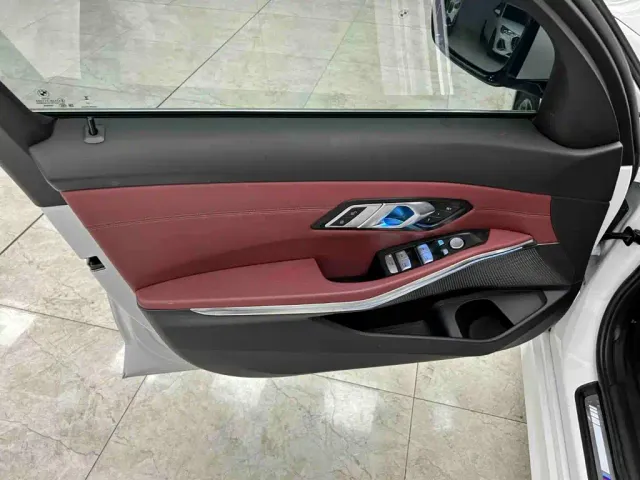 BMW 3 Series — Фото автомобиля 17