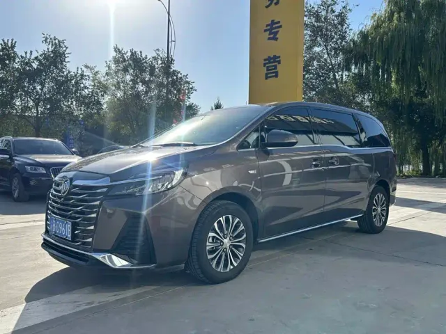 Фотография автомобиля — Buick GL8