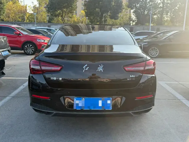 Hongqi H5 — Фото автомобиля 11