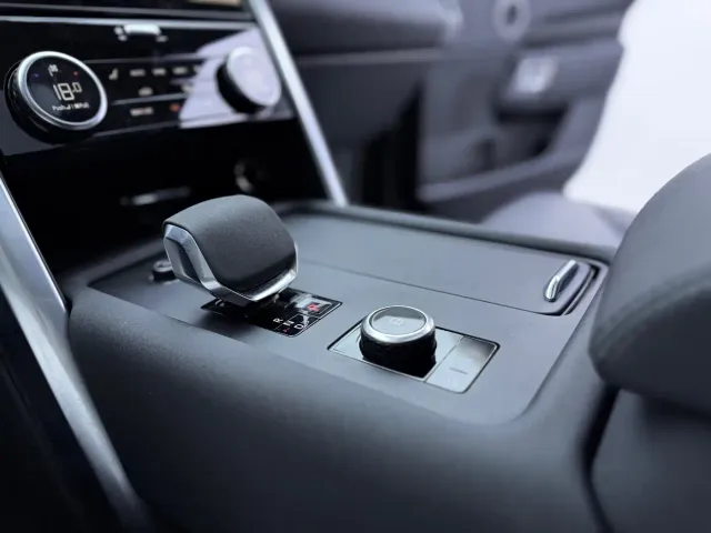 Land Rover Discovery — Фото автомобиля 26