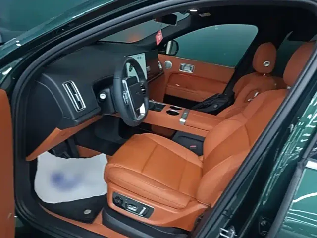 Li Auto L9 — Фото автомобиля 14