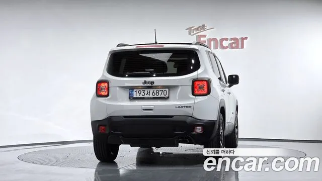 Jeep Renegade — Фото автомобиля 4