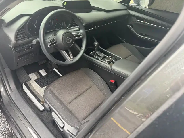 Mazda Axela — Фото автомобиля 4