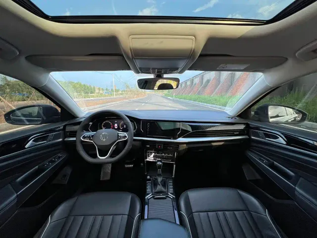 Volkswagen Passat — Фото автомобиля 9
