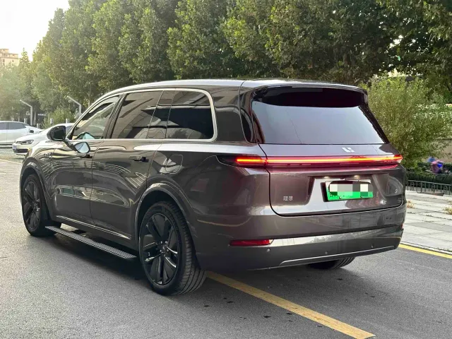 Li Auto L9 — Фото автомобиля 6