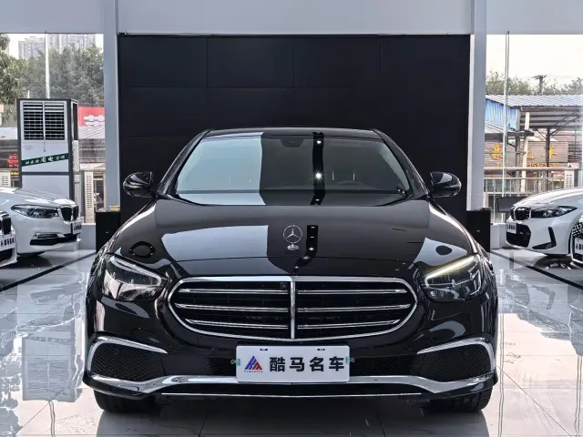 Mercedes-Benz E-Class — Фото автомобиля 2
