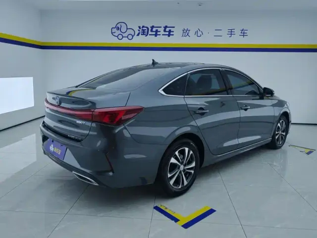 Changan Eado — Фото автомобиля 3