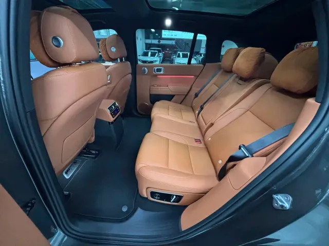 Li Auto L7 — Фото автомобиля 9