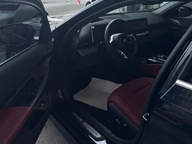 BMW 5 Series — Фото автомобиля 5