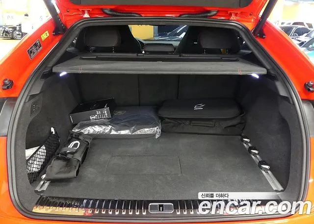 Lamborghini Urus — Фото автомобиля 11