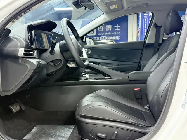 Hyundai Elantra — Фото автомобиля 17