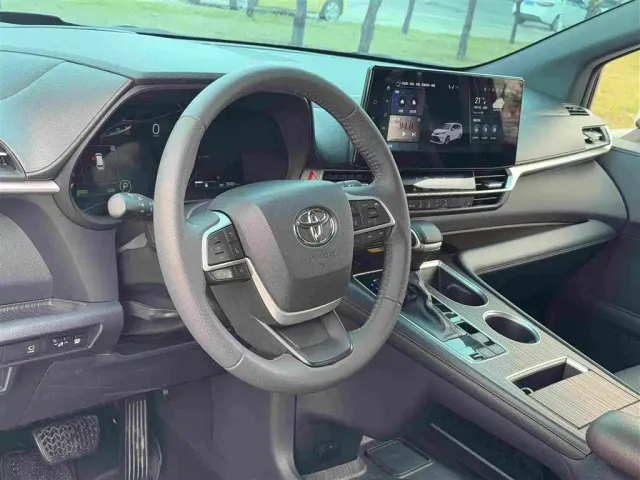 Toyota Granvia — Фото автомобиля 11