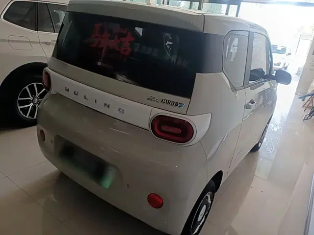 Wuling Hongguang Mini EV — Фото автомобиля 6