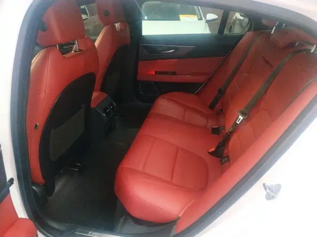 Jaguar XEL — Фото автомобиля 16