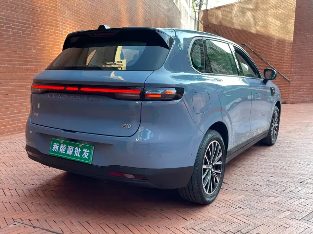 Leapmotor B10 — Фото автомобиля 7