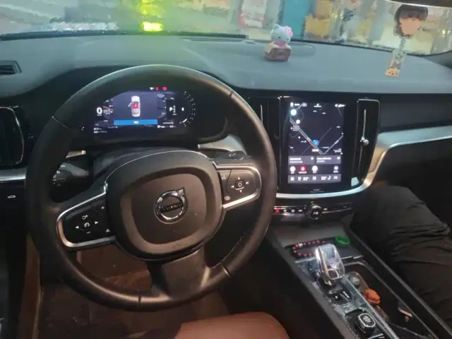 Volvo S60 — Фото автомобиля 12
