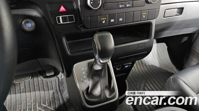 Hyundai Staria — Фото автомобиля 9