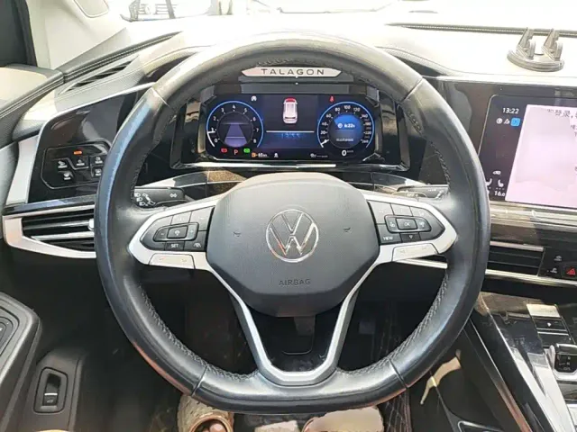 Volkswagen Talagon — Фото автомобиля 6