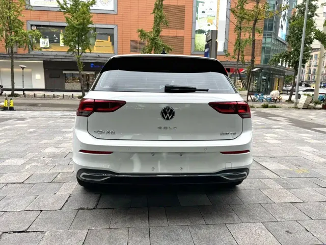 Volkswagen Golf — Фото автомобиля 8