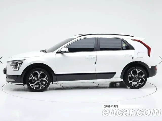 Kia Niro The All New Niro Signature — Фото автомобиля 3