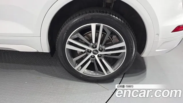 Audi Q5 45 TFSI quattro Premium — Фото автомобиля 20