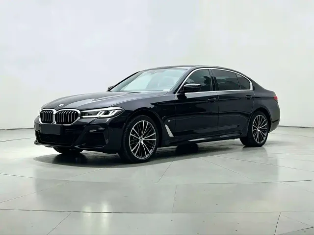 Фотография автомобиля — BMW 5 Series