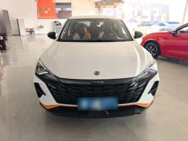 Dongfeng Yixuan — Фото автомобиля 2