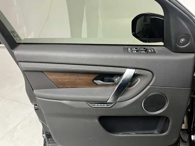 Land Rover Discovery Sport — Фото автомобиля 15