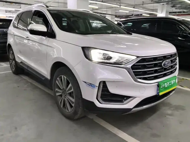Ford Edge — Фото автомобиля 3