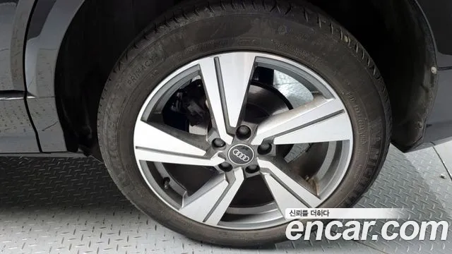 Audi Q2 35 TDI Premium — Фото автомобиля 21
