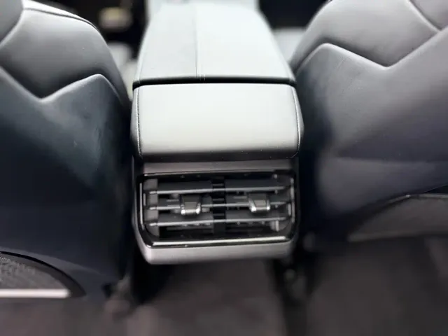 Lynk & Co 03 — Фото автомобиля 10