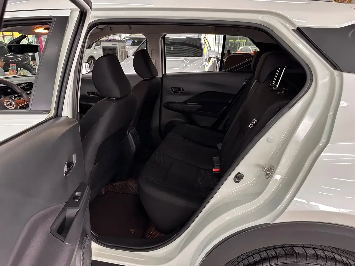 Nissan Kicks 2022 1.5L CVT XL Fashion Edition — Фото автомобиля 12