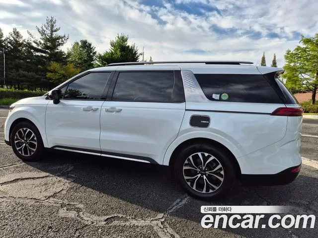 Kia Carnival Generation 4 — Фото автомобиля 6