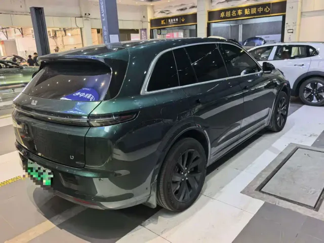 Li Auto L7 — Фото автомобиля 9
