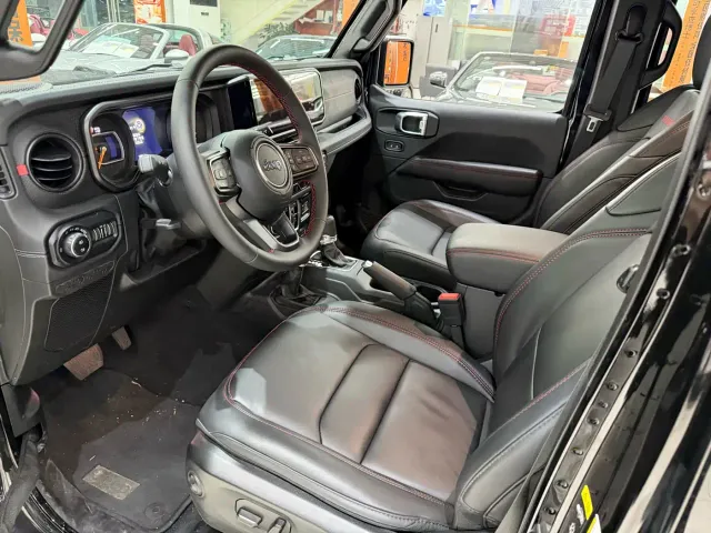 Jeep Wrangler — Фото автомобиля 4