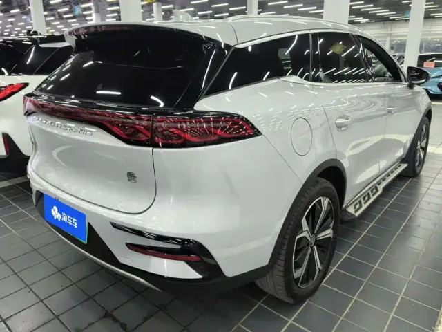 BYD Tang — Фото автомобиля 3