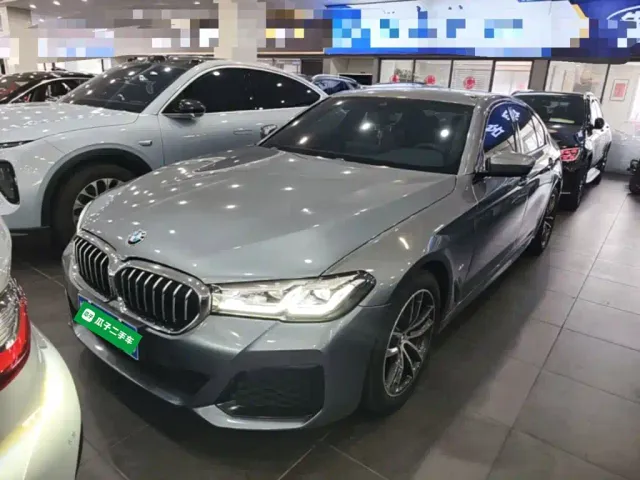 Фотография автомобиля — BMW 5 Series
