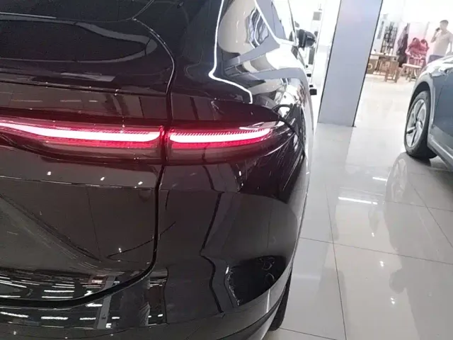 Nio EC6 — Фото автомобиля 7