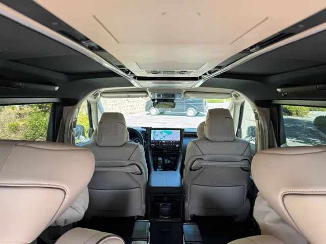 Toyota Vellfire — Фото автомобиля 13