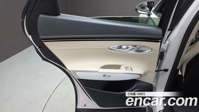 Genesis GV70 — Фото автомобиля 14