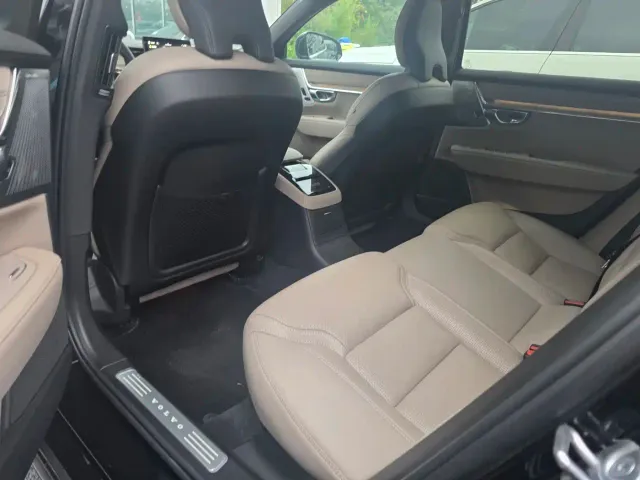 Volvo S90 — Фото автомобиля 12