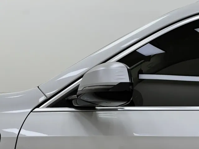 BMW iX1 — Фото автомобиля 11