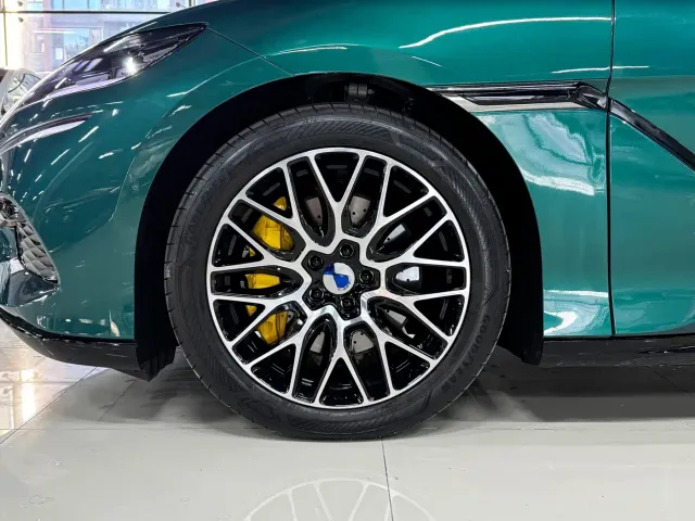 Denza Z9GT — Фото автомобиля 7