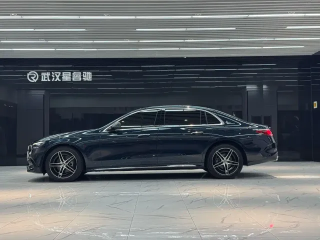 Mercedes-Benz E-Class — Фото автомобиля 4
