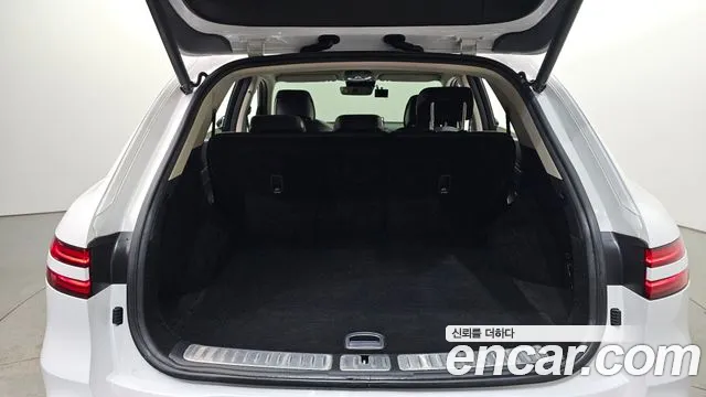 Genesis GV70 2.5T Бензин 2WD — Фото автомобиля 24