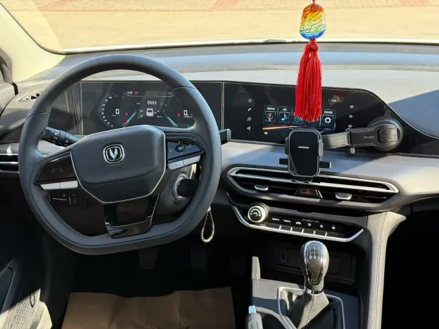 Changan Eado — Фото автомобиля 11