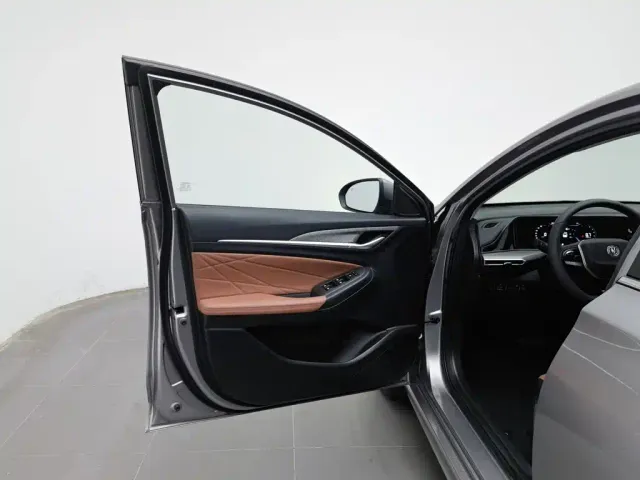 Changan Eado — Фото автомобиля 8