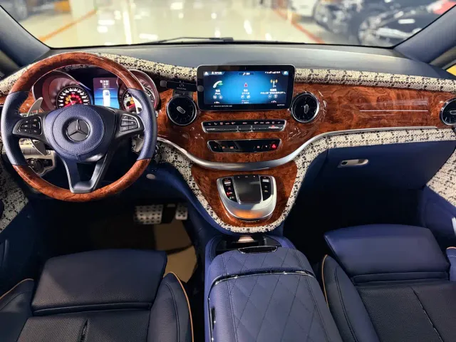 Mercedes-Benz V-Class — Фото автомобиля 9
